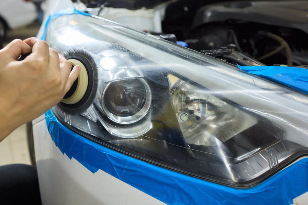Světlomet automobilu - renovace